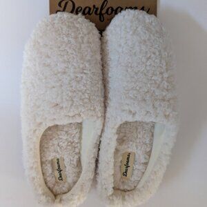 Dearfoams Women’s White Fleece Slippers - New - Large